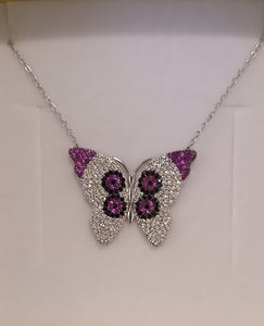 Silberkette mit buntem Schmetterling