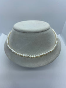 SW - Perlenkette mit Silberverschluss